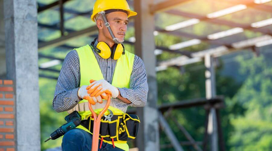 Professional gutter cleaning in Henry, SD